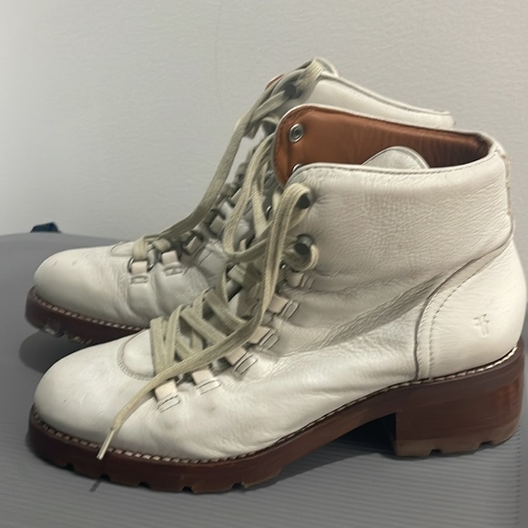 Lightly used Frye Samantha Hiker Boot White - Picture 2 of 3